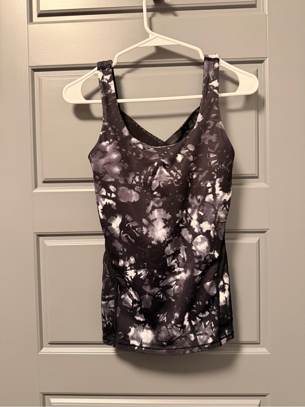 Lululemon Athletica Rise and Flow Tank Top SIZE 4 “Dusk Dye White Black”
